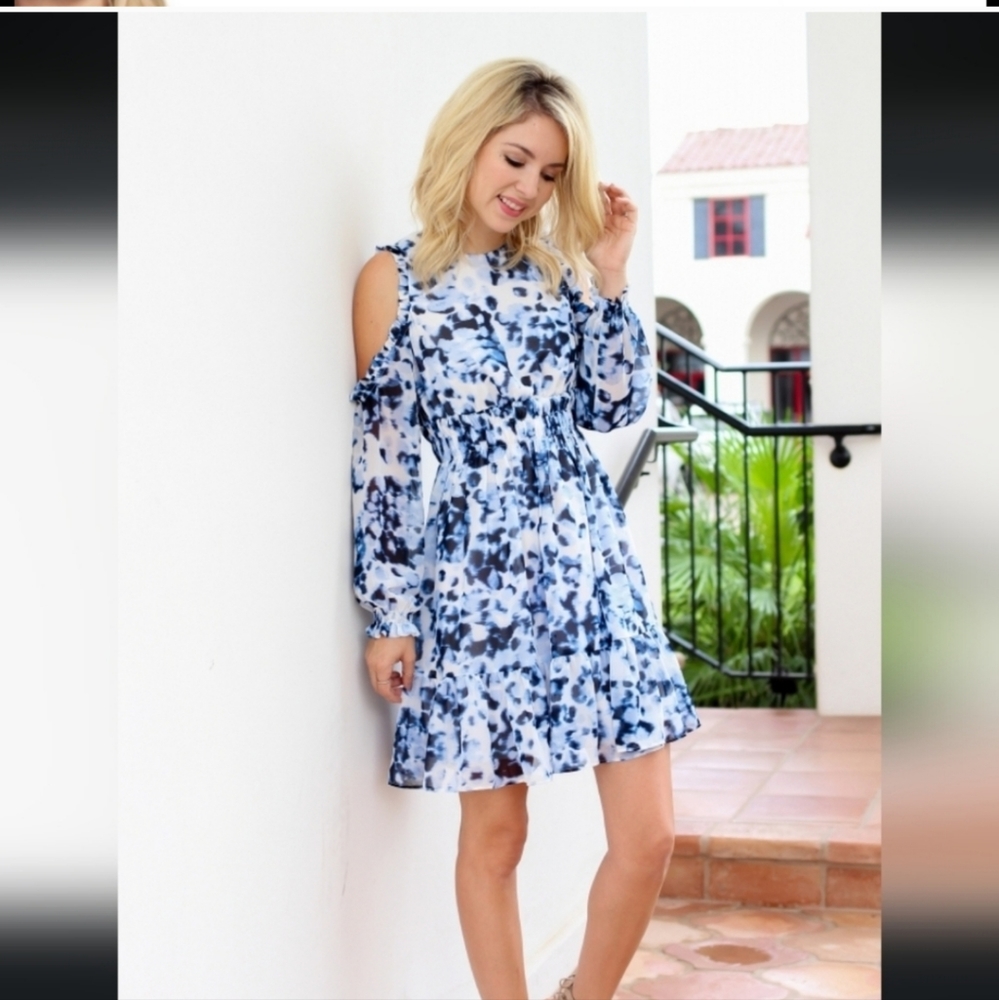 Eliza J. Romantic Floral Dress Size 2 Petite Cold Shoulder